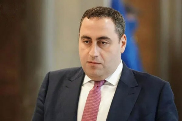 გიორგი ვაშაძე შალვა პაპუაშვილს მიმართავს, ევროინტეგრაციასთან დაკავშირებით პოზიციის დასაფიქსირებლად, ბრიუსელში საქართველოდან ერთობლივი დელეგაციის ვიზიტი გაიმართოს