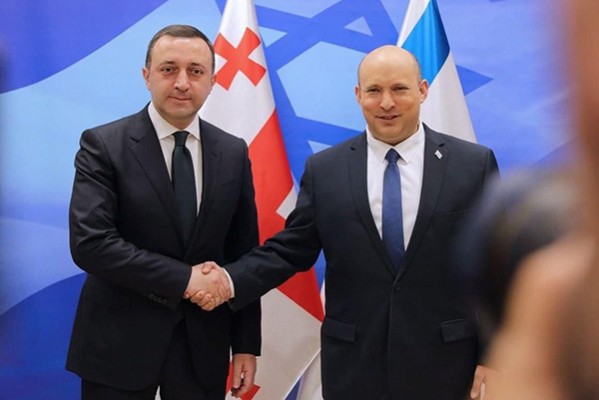 ირაკლი ღარიბაშვილი:  ისრაელის სახელმწიფოს პრემიერ-მინისტრ ნაფტალი ბენეტთან კარგი შეხვედრა მქონდა, ჩვენს ორ ქვეყანას შორის 26-საუკუნოვანი მეგობრობა საამაყოა ჩვენი მოძმე ერების საერთო ისტორიაში