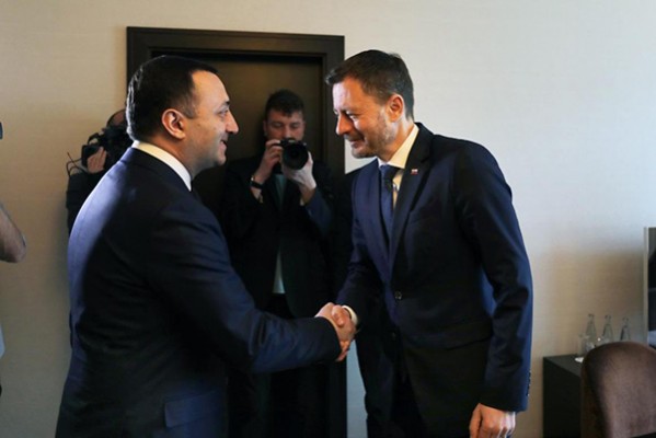 ირაკლი ღარიბაშვილი სლოვაკეთის პრემიერ-მინისტრ ედუარდ ჰეგერს შეხვდა
