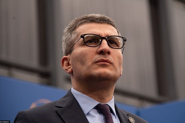 მამუკა მდინარაძე ვატო წერეთელზე: ის შეგნებულად, ამერიკის საელჩოს ტერიტორიაზე წავიდა უმძიმეს პროვოკაციაზე, რასაც საბოლოოდ დაპირისპირება მოჰყვა