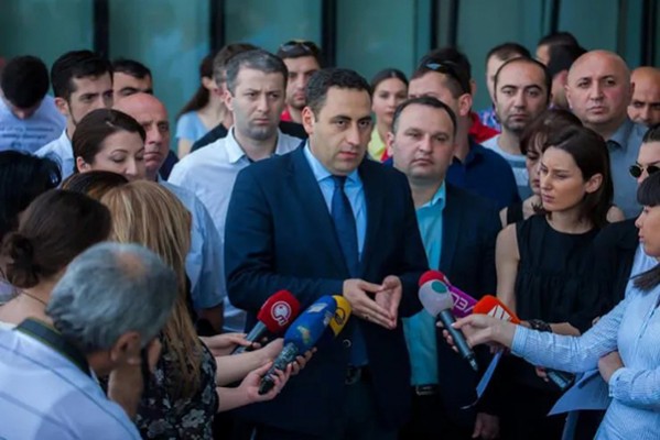 გიორგი ვაშაძე: „ქართულ ოცნებას“ სჩვევია ცრუ საქმე - ჯობია, საქმეს მიხედონ, რატომ არ ნიშნავენ რიგგარეშე სესიას, სადაც საკონსტიტუციო ცვლილებები იქნება მიღებული?