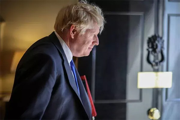 რატომ წავიდა ბორის ჯონსონი? - BBC-ი ასახელებს ხუთ მიზეზს, რომელმაც თანამედროვე მსოფლიოს პოლიტიკის უმნიშვნელოვანესი ფიგურა გადადგომამდე მიიყვანა