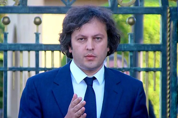 ირაკლი კობახიძე:  ვერ გეტყვით შედგა თუ არ ბიძინა ივანიშვილსა და კელი დეგნანს შორის შეხვედრა, ელჩმა ბუნდოვანი პასუხი გასცა ამ კითხვას - რაც შეეხება ბიძინა ივანიშვილს, მას პასუხი არ გაუცია და მე კომენტარს ვერ გავაკეთებ