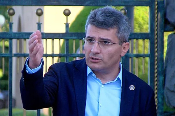 მამუკა მდინარაძე არახამიაზე: როდესაც მის ქვეყანასი ომია, ამ ადამიანს სცალია, ყოველ მეორე დღეს საქართველოსთვის და მცდელობისთვის, რომ საქართველოც იგივე მდგომარეობაში ჩადგეს, თუ რა უნდა, კაცმა ვერ გაიგო