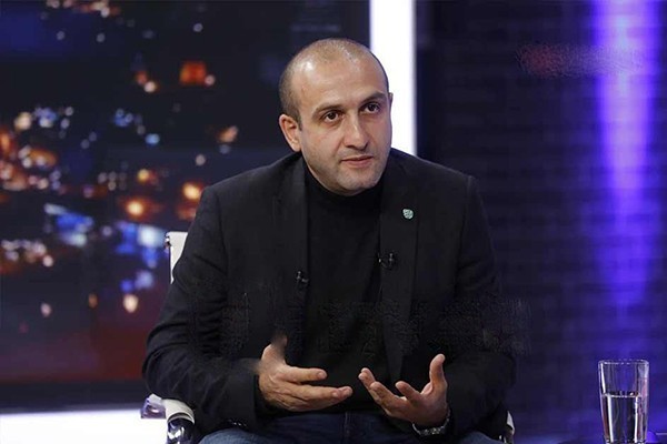 იაგო ხვიჩია:  ამერიკელები გოიმები გვგონია? არ იციან, ვინ არის გადაწყვეტილების მიმღები? რა პრობლემაა, ივანიშვილს რომ შეხვედროდა ელჩი? - „ქართულ ოცნებას“ მტერიც შემოაკლდა, სათადარიგო მტერია საჭირო