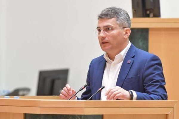 მამუკა მდინარაძე: როდესაც გვყავს ერთი მხრივ მტერი და მეგობრების ნაწილი რაღაც კითხვებზე მკაფიო პასუხებს არ გვცემენ, ჩვენი თხოვნაა, გაემიჯნონ ომის ნარატივებს, სანქციების მოწოდებებს