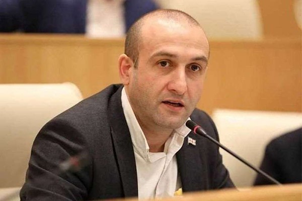 იაგო ხვიჩია:  საერთოდ ვერ ვხედავთ ოპოზიციის მიერ წარმოებულ პროცესს 12 რეკომენდაციის შესრულებაზე, ეს მხოლოდ გიორგი ვაშაძის თავშია, დანარჩენების თავში არ არსებობს, ვაშაძეს გზადაგზა ეცლებიან​