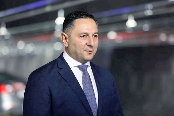 ვახტანგ გომელაურმა სომეხ კოლეგას სავაჭრო ცენტრ “სურმალუში” მომხდარი ტრაგედიის გამო მიუსამძიმრა