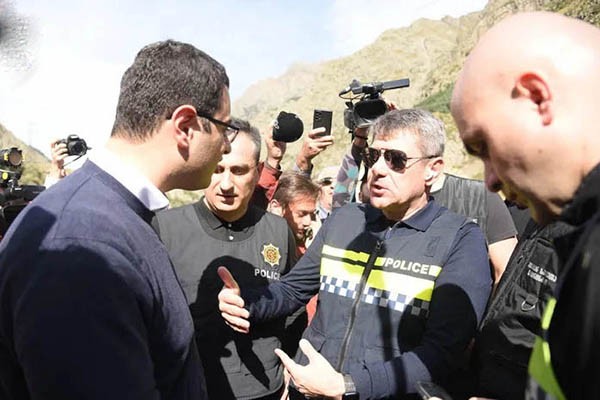 პარტია „დროას“ და სამოქალაქო აქტივისტებს პოლიციამ ლარსის პუნქტთან აქციის ჩატარების უფლება არ მისცა - შსს აქციის გამართვის ადგილად მათ გველეთს სთავაზობს
