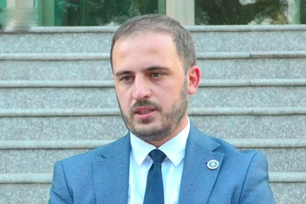 ლევან ვეფხვაძე: როდესაც სააკაშვილთან პალატაში შევედით, შეკითხვაზე, აძლევდა თუ არა ჩვენებას, განაცხადა: „თქვენთან სასაუბრო არაფერი მაქვს“