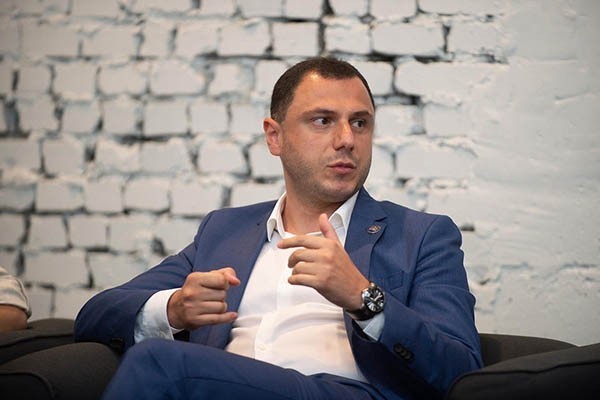 გიორგი ამილახვარი: სამწუხაროდ არასწორი აღქმა გაჩნდა ჩემს კომენტარზე, რომელიც გავრცელდა. ჩემი შეცდომა იყო, რომ მე არ მქონდა ინფორმაცია ამ ფაქტთან დაკავშირებით