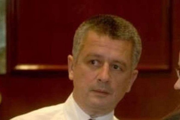 დევიდ ლი:  2022 წლის აპრილში კარლ ჰარცელმა დამიბარა თავის ოფისში და მითხრა, რომ  არ ითანამშრომლებდა ევროპის ბიზნეს ასოციაციასთან, თუ მე დავრჩებოდი აღმასრულებელი დირექტორის პოსტზე