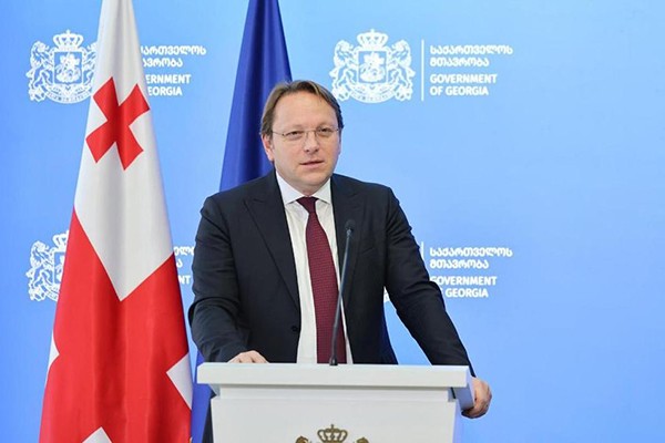ჩვენი კრიტერიუმები ყოველთვის არის ზოგადი და არასდროს არ უკავშირდება რომელიმე ადამიანს, ამიტომ, როდესაც საუბარია კანონზე დეოლიგარქიზაციის შესახებ, ჩვენ ვთხოვეთ ქვეყანას ისეთი საკანონმდებლო ჩარჩოს არსებობა, რომელიც ამ სისტემას დაარეგულირებს