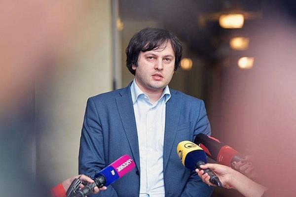 ირაკლი კობახიძე: ევროპარლამენტი ჩვენთვის, ქართველებისთვის, პირველ რიგში, ღირებულებებთანაა დაკავშირებული. როდესაც ჩვენი მოქალაქეები ხედავენ ასეთ სკანდალებს, რეზოლუციებს, ბუნებრივია, იკარგება ნდობა