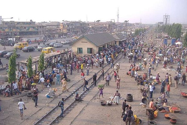 ნიგერიაში შეიარაღებულმა პირებმა რკინიგზის სადგურიდან 32 ადამიანი გაიტაცეს