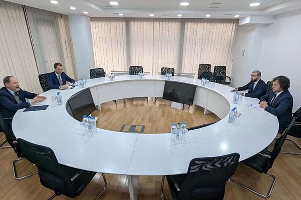 ირაკლი კობახიძე საქართველოში ევროკავშირის ელჩს, პაველ ჰერჩინსკის შეხვდა
