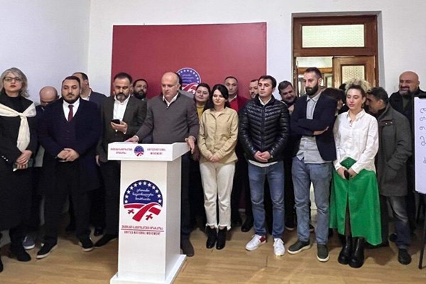 მირდატ ქამადაძე: ხაბეიშვილის უკან დგას მერაბიშვილი, კეზერაშვილი, ვარშალომიძე, ამ ადამიანებს კი წარმოუდგენიათ, რომ პარტიაში დემოკრატიული პროცესები დამღუპველია, ჩვენ მხარს ვუჭერთ ნიკა მელიას