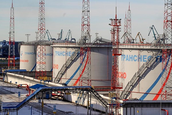Bloomberg: რუსული ნედლი ნავთობის საზღვაო ექსპორტმა გასულ კვირას უმაღლეს მაჩვენებელს მიაღწია - ქვეყანამ ევროპული სანქციების პირველი დარტყმა გადალახა?