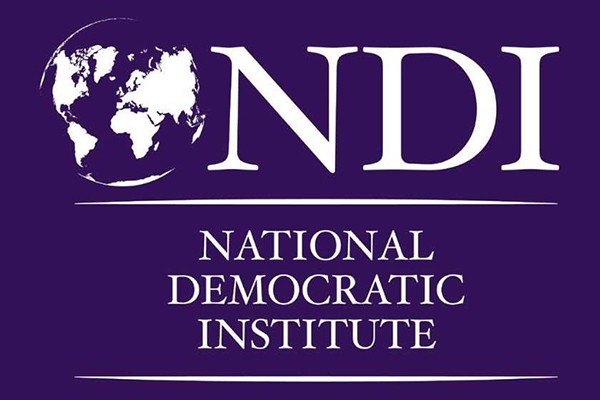 NDI-ის კვლევის მიხედვით, გასული წლის შემდეგ მთავრობის საქმიანობის დადებითი შეფასება 10%-ით გაიზარდა, პრეზიდენტის, პრემიერისა და პარლამენტის უარყოფითი შეფასებები კი 8-10%-ით შემცირდა