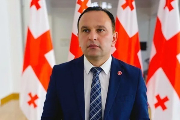 საპარლამენტო საქმიანობას „სტრატეგია აღმაშენებელიც“ წყვეტს