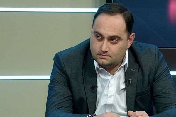 ზურაბ ქადაგიძე ლიზა იასკოს: საქართველოს დროშას თავი დაანებე