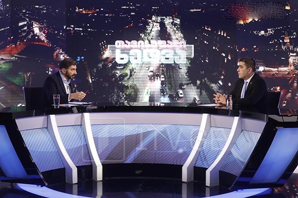 შალვა პაპუაშვილი: პატარა პარტიები მაინც ექვემდებარებიან ნარატივს, რომელსაც „ნაციონალური მოძრაობა“ აყალიბებს, მათ საკუთარ თავში უნდა იპოვონ ძალა, გაემიჯნონ რადიკალურ დღის წესრიგს