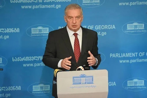 გია ვოლსკი:  რუსულ სლენგზე „შვიშტოკს“ ეძახიან ადამიანს, რომელიც არის ყეყეჩი, გუშინ ზუსტად ასეთი ადამიანები ვიხილეთ, რომლებიც მამუკა მდინარაძეს გამოეკიდნენ
