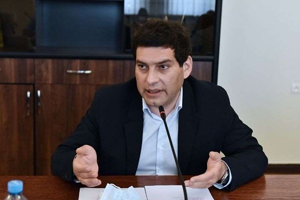 ბექა დავითულიანი: თუ შეგვიძლია, რომ „ნაცმოძრაობის“ შიგნითაც ჩავატაროთ არჩევნები, მათი მფარველები ქვეყნის გარეთ ჩვენს ჭკუაზე ვატაროთ, მაშინ რაღას გვებრძვიან საერთოდ?! დაყარონ ფარ-ხმალი და ჩაგვბარდნენ