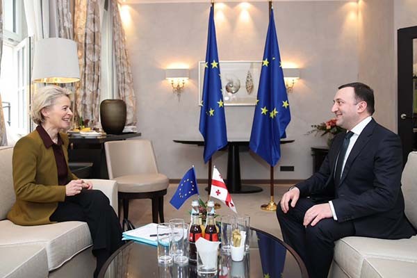 ურსულა ფონ დერ ლაიენი: მზად ვართ გავაგრძელოთ მუშაობა საქართველოსთან იმისთვის, რომ ქვეყანამ მაქსიმალურად გამოიყენოს ევროკავშირის ეკონომიკური საინვესტიციო გეგმა, განსაკუთრებით შავი ზღვის დამაკავშირებელი პროექტების განსავითარებლად
