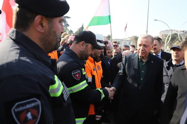 თურქეთის რესპუბლიკის პრეზიდენტმა თურქეთში მომუშავე მაშველებს გაწეული სამსახურისთვის მადლობა გადაუხადა