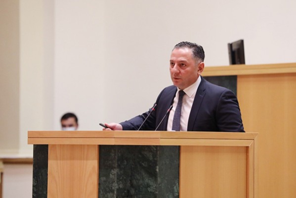 ვახტანგ გომელაური: 2022 წელს, ქვეყნის მასშტაბით, სამინისტროს მიერ დაკავებულია 307 ძებნილი პირი, მათ შორის 37 პირი იძებნებოდა ინტერპოლის წითელი ცირკულარით