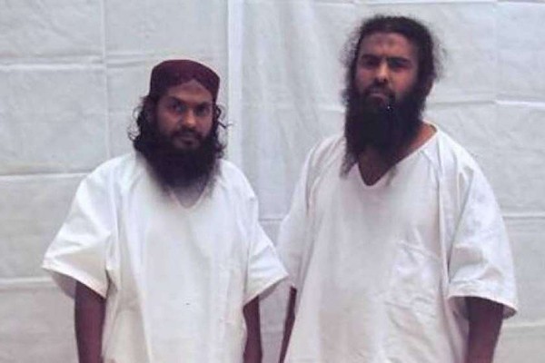 პაკისტანელი ძმები გუანტანამოს ციხიდან 20-წლიანი პატიმრობის შემდეგ, ბრალის წარდგენის გარეშე გაათავისუფლეს