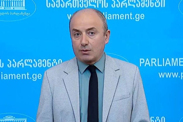 გურამ მაჭარაშვილი: როგორ შეიძლება ფინანსურ გამჭვირვალობას ამერიკაში ჰქონდეს სხვა მიზანი, ხოლო საქართველოში სხვა მიზანი. რაზეც არგუმენტებს ვერ მოძებნიან, იმას ეძახიან რუსულს