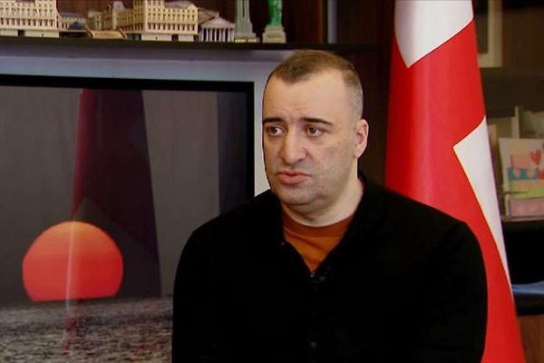 რატი იონათამიშვილი: „ხალხის ძალამ“ ორი ინიციატივა შემოიტანა, ამას ეძახიან „რუსულ კანონს“, ტყუილია „რუსულიც“ და კანონის მხოლობითში მოხსენიებაც, სწორია ამერიკული და სწორია კანონის პროექტები
