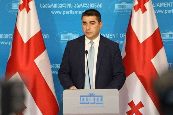 შალვა პაპუაშვილმა სამართალდამცველებსა და პარლამენტის აპარატის თანამშრომლებს მადლობა გადაუხადა