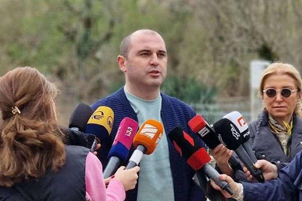 ლევან ხაბეიშვილი: ამბობენ, ხაბეიშვილი და წითლიძე რომ არ წასულიყვნენ მივლინებაში, დამთავრდებოდა კლანი. ჩვენ ორნი ხვალ პარლამენტში აუცილებლად ვიქნებით და დავამთავროთ ერთად კლანი