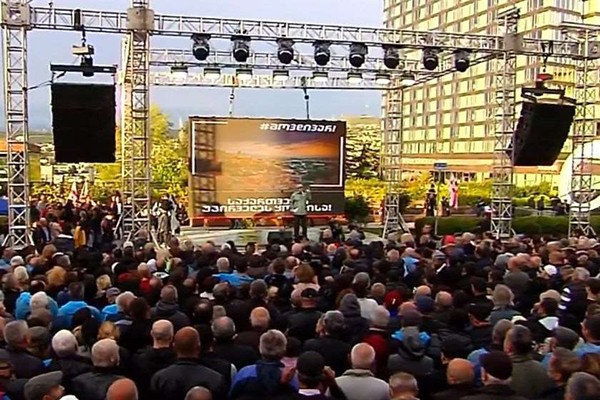 პირველი რესპუბლიკის მოედანზე აქცია „მოვდივარ“ დაიწყო