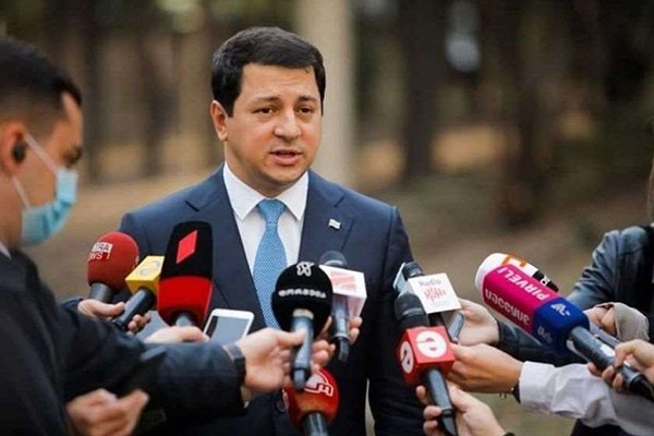 არჩილ თალაკვაძე დავით არახამიას განცხადებაზე: სამწუხარო და სევდიანია, რომ მძიმე ომში მყოფი ქვეყნის პოლიტიკოსი, მაღალი თანამდებობის პირი საქართველოს შიდა პოლიტიკურ საკითხებზე განცხადებების გასაკეთებლად იცლის