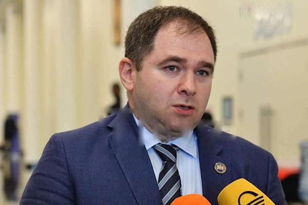 ნიკოლოზ სამხარაძე: მთავრობა პასუხისმგებლობას იღებს, რომ საქართველოში არცერთ სანქცირებულ ბორტს არ დაუშვებს, რაც ნიშნავს, რომ საქართველოს აეროპორტებს სანქცირება არ დაემუქრებათ