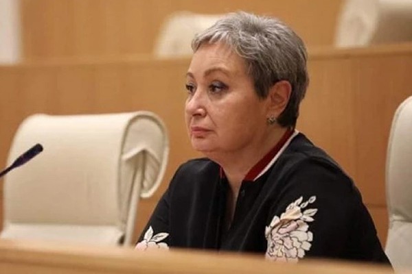 ქეთი დუმბაძე: გიგა კობალაძეს თვეში თუ აქვს ხელფასი 28 ათასი, თუნდაც 8, მაშინ ბოდიში რა... ნოდარ დუმბაძის ოჯახისთვის წელიწადში 3000 და თუნდაც 5 000-ის ჩარიცხვა არის უსინდისობა!