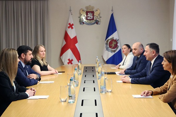 ვახტანგ გომელაური ანტიკორუფციული ბიუროს უფროსს - რაჟდენ კუპრაშვილს შეხვდა