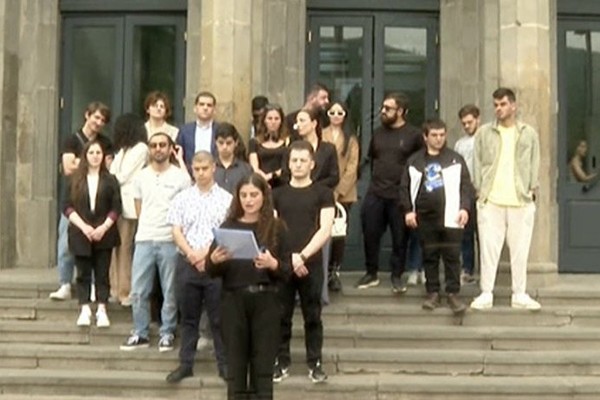 არასამთავრობო ორგანიზაცია, „სტუდენტები სამართლიანობისთვის“, ილიას უნივერსიტეტის რექტორს ნინო დობორჯგინიძეს ფინანსური დოკუმენტაციის დამალვაში ადანაშაულებს