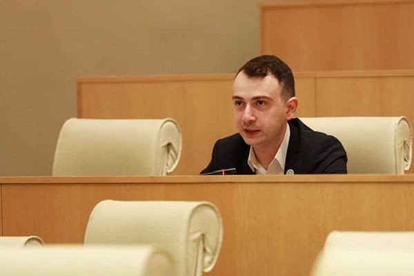 გიორგი ჩაკვეტაძე ოპოზიციას: თქვენ ხართ ადამიანები, კოლექტიური „ნაცმოძრაობა“, რომლებმაც ჩვენი გმირი სამხედროები ბრძოლის ველზე მიატოვეს