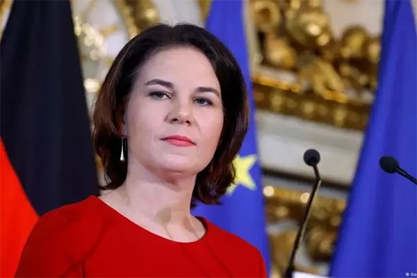 ანალენა ბერბოკი:  ნატო ვერ მიიღებს ახალ წევრებს, რომლებიც ომში არიან