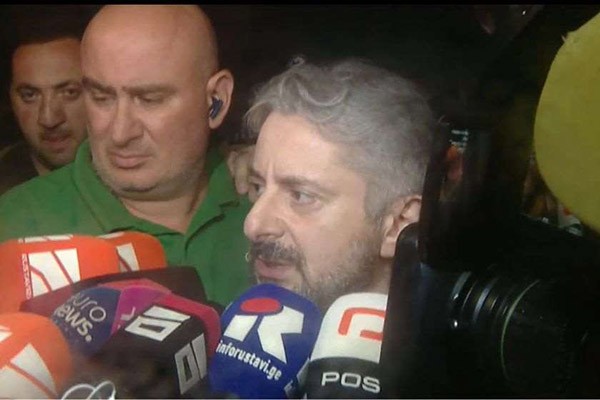 ნიკა გვარამია: სალომე ზურაბიშვილს ეს ჩემთვის ნამდვილად არ გაუკეთებია. მან ეს გააკეთა საკუთარი ქვეყნისთვის და ვფიქრობ, რომ ეს მას ღირსებას მატებს