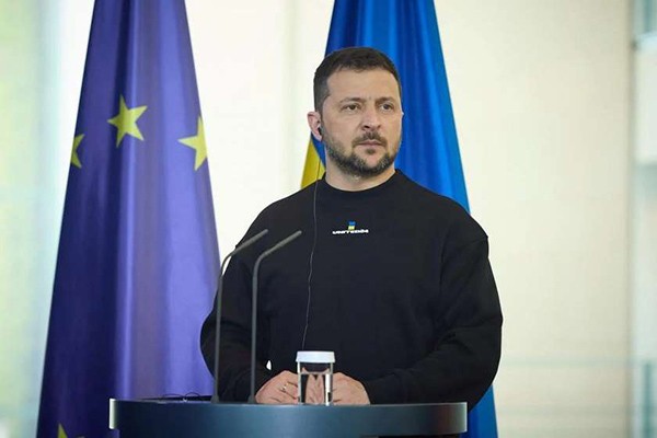 ვოლოდიმირ ზელენსკიმ საქართველოს ხელისუფლებას მოუწოდა, მიხეილ სააკაშვილი უკრაინას გადასცეს, საქართველოს ელჩმა კი უკრაინა 48 საათში დატოვოს