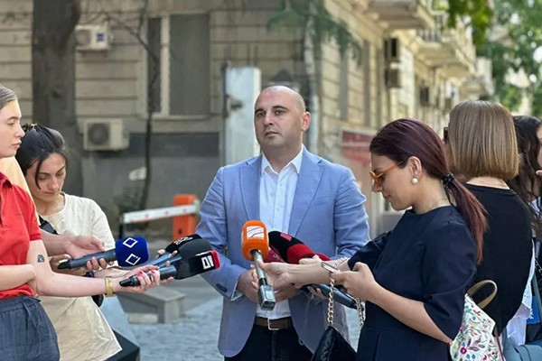 ლევან ხაბეიშვილი: ქვების სროლით ევროკავშირში არ გველოდებიან