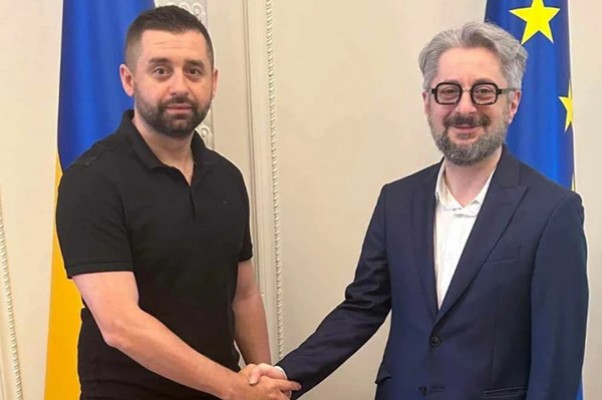 დავით არახამია: სწრაფად ვიპოვეთ საერთო ენა და სწრაფად მივხვდი, რატომ ჰყავდა დატყვევებული ივანიშვილს სწორედ ნიკა