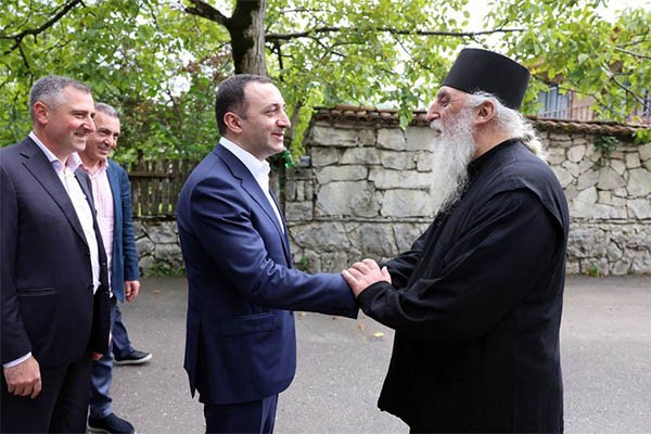 პრემიერ-მინისტრი ცაგერისა და ლენტეხის მიტროპოლიტ სტეფანეს შეხვდა