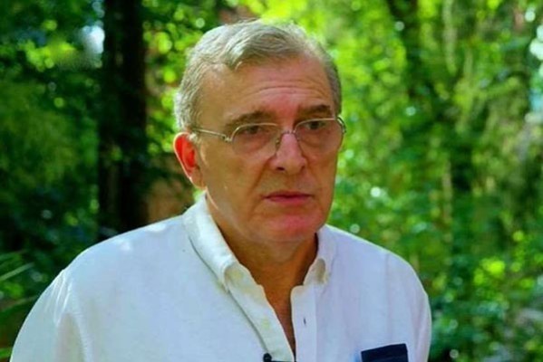 2007 წლის მოვლენების დროს, როდესაც ძალიან დამძიმდა მდგომარეობა და ყველა მხარე, ხელისუფლებაც და ოპოზიციაც სთხოვდა პატრიარქს ჩარევას, უცხოეთის ელჩებმა ერთობლივად გადაწყვიტეს მასთან შეხვედრა იმავე მოთხოვნით. და ეს არ იყო თხოვნა, ეს იყო მოთხოვნა
